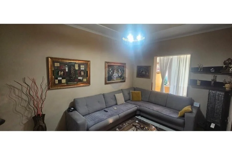 Tirane, shitet 2+1+Aneks+Ballkon , 85 m² 