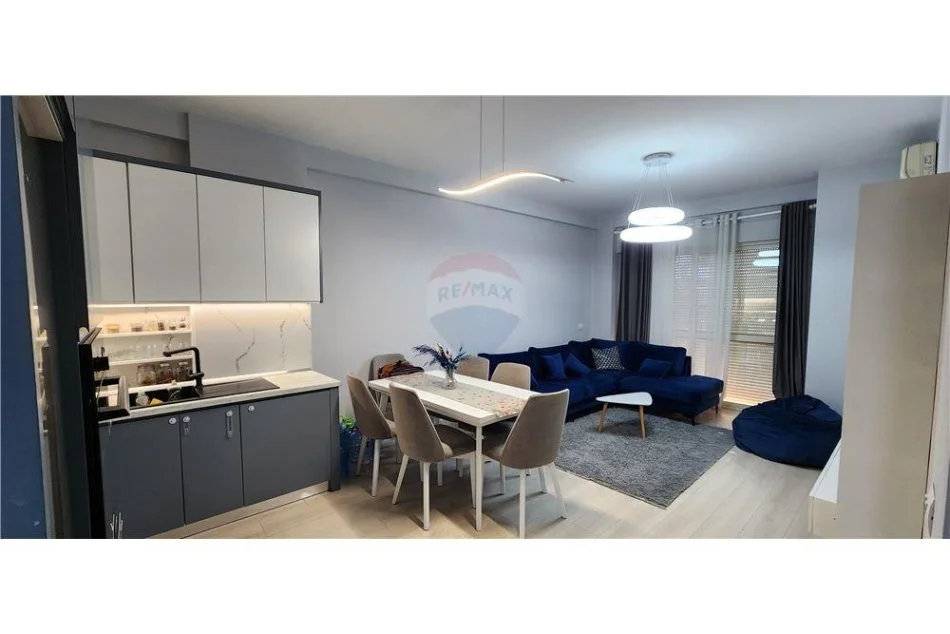 Tirane, jepet me qera apartament 2+1+Ballkon Kati 2, 100 m² 700 € (prane Vizionit Plus)