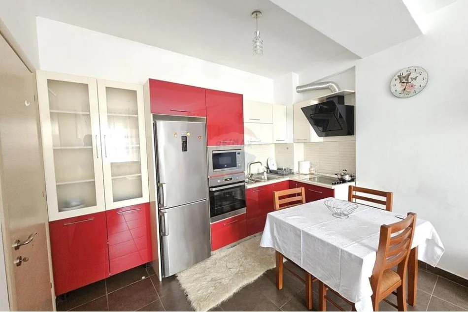 Jepet me qira apartament 2+1+2 në rrugën Pjetër Budi, Tiranë!