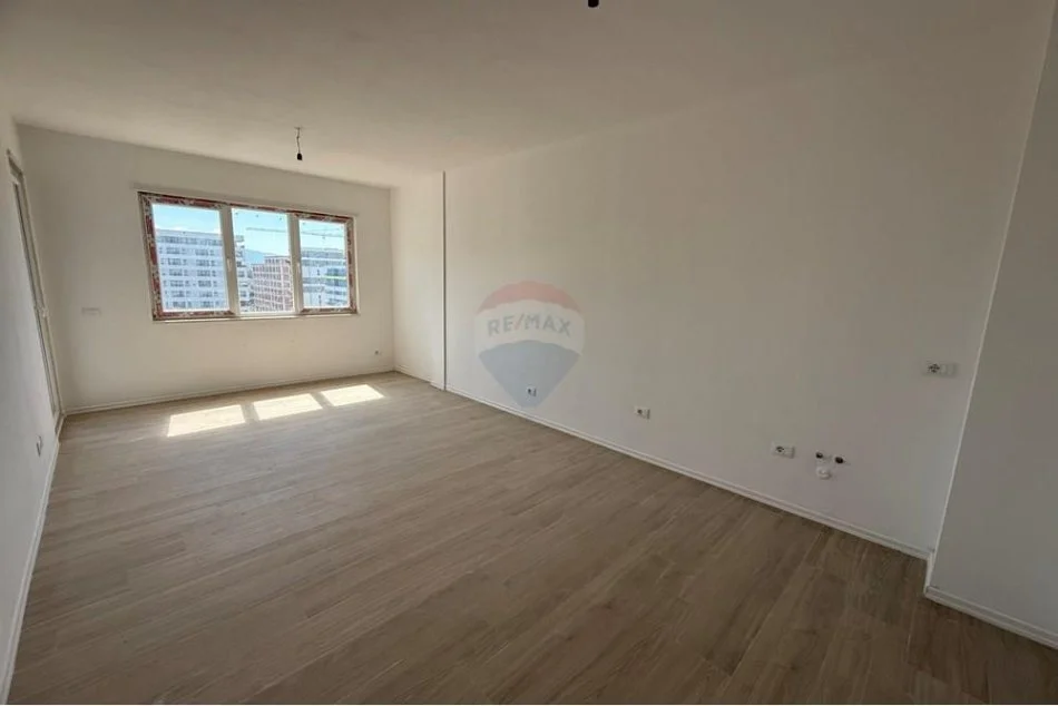 Tirane, jepet me qera apartament 2+1+Ballkon Kati 7, 97 m² 450 € (Univers City,)