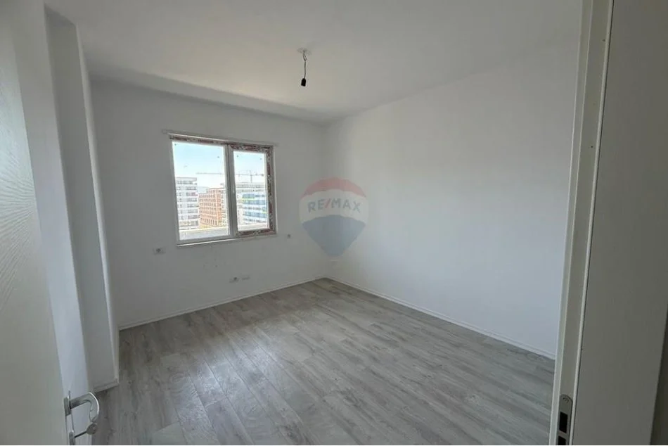 Tirane, jepet me qera apartament 2+1+Ballkon Kati 7, 97 m² 450 € (Univers City,)
