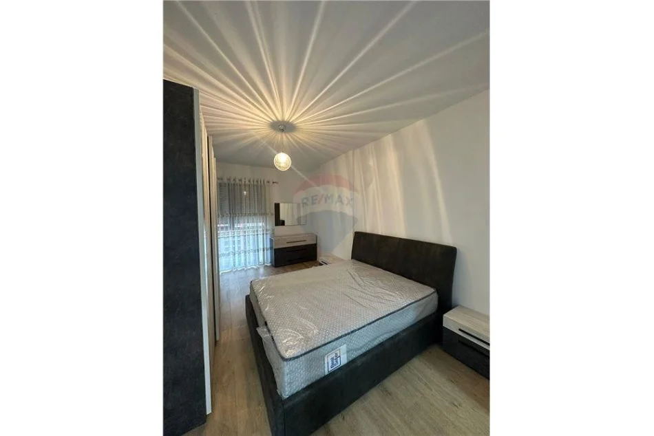 Tirane, jepet me qera apartament 2+1 Kati 2, 100 m² 700 € (qsut)