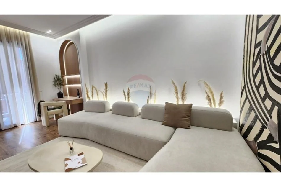 Tirane, jepet me qera 2+1 , (kompleksi deliorgji)