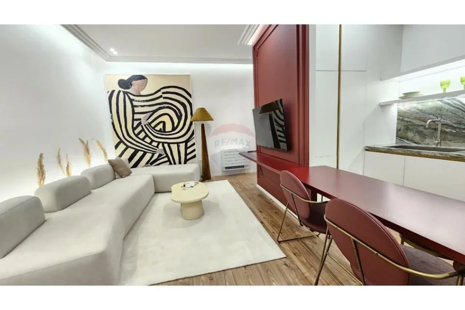 Tirane, jepet me qera 2+1 , (kompleksi deliorgji)