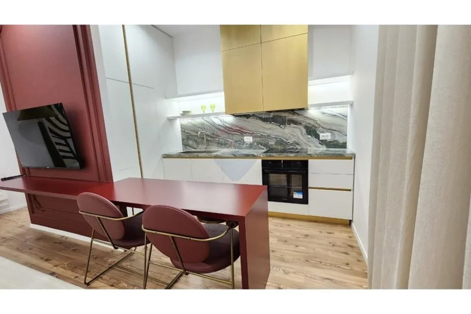 Tirane, jepet me qera 2+1 , (kompleksi deliorgji)