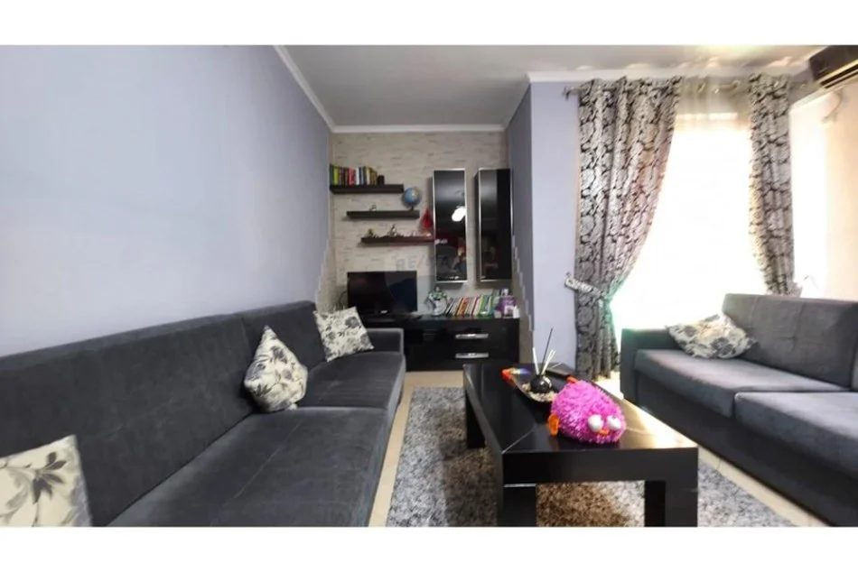 Tirane, jepet me qera apartament 2+1 Kati 2, 100 m² 700 € (Don Bosko)