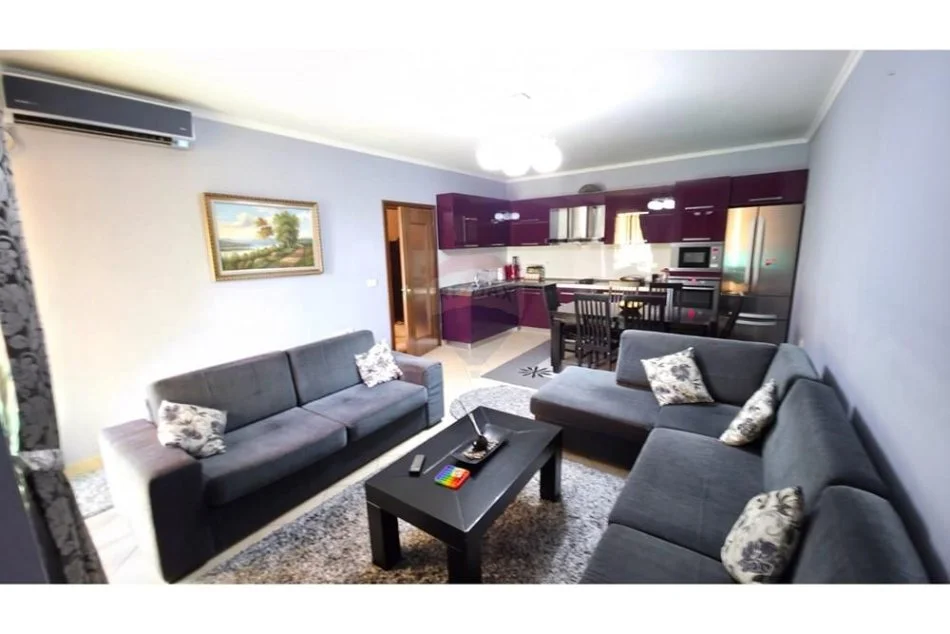 Tirane, jepet me qera apartament 2+1 Kati 2, 100 m² 700 € (Don Bosko)