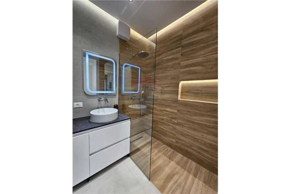 APARTAMENT 2+1 PLUS POST ME QIRA TE DELIJORGJI