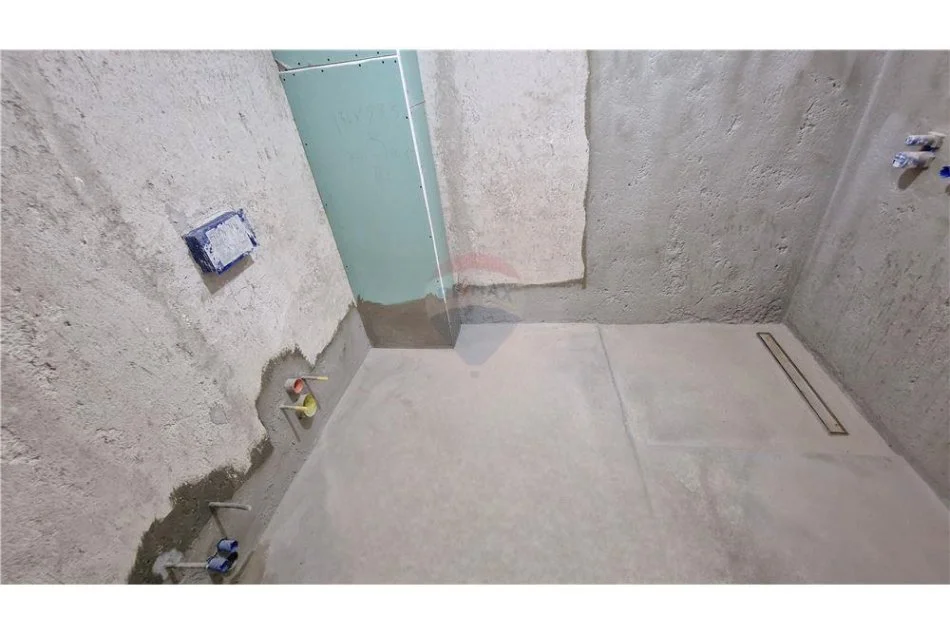 Vlore, shitet apartament 2+1+Ballkon Kati 3, 102 m² (Aleksander Moisiu)