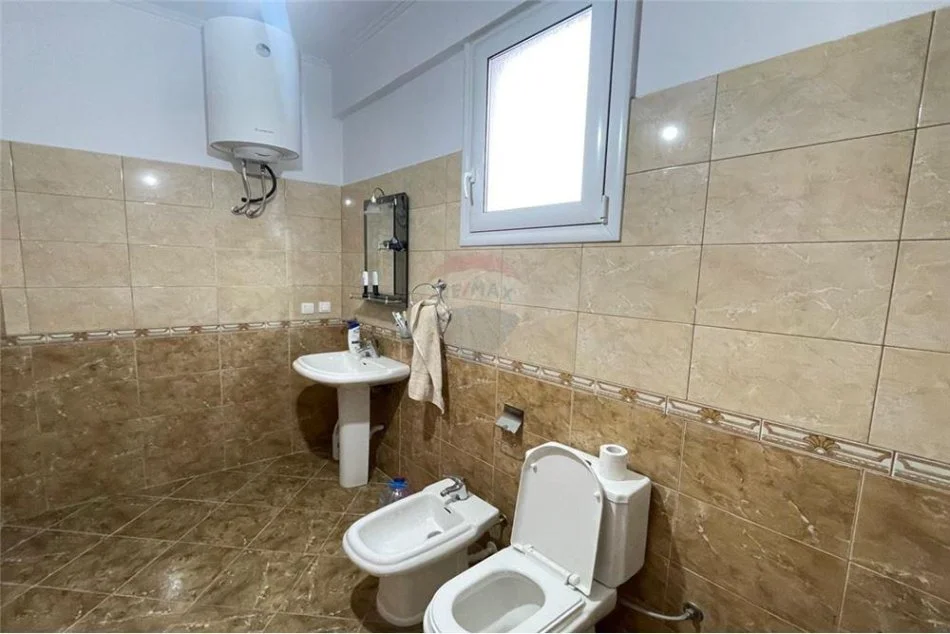 Vlore, shitet Vile 2 Katshe , 333 m² 200.000 € (Rr.Lef Sallata)