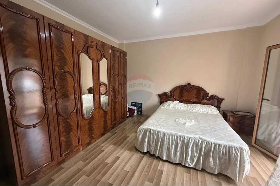 Tirane, jepet me qera apartament 2+1 Kati 2, 120 m² 450 € (Vilat Gjermane)