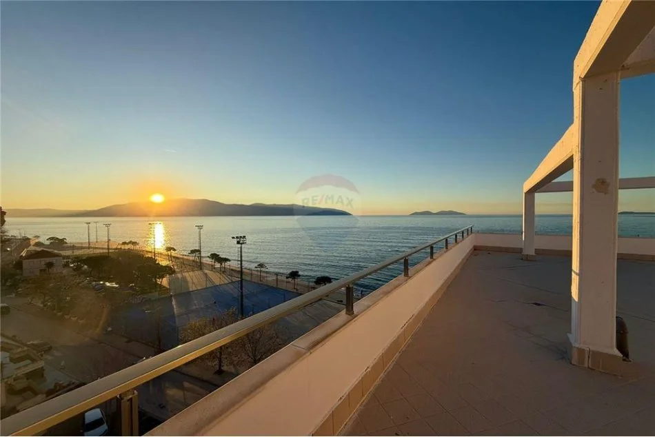 Vlore, shitet apartament+verande | Penthouse 2+1+Ballkon Kati 10, 220 m² 350.000 € (Tek Rrapi)