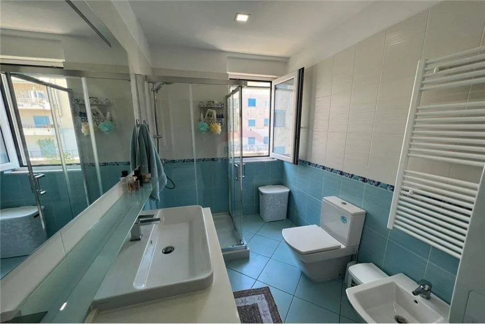 Vlore, shitet apartament 3+1+Ballkon Kati 4, 148 m² 295.000 € (Tek Porti)