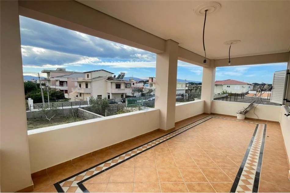 Vlore, shitet Vile 2 Katshe , 333 m² 200.000 € (Rr.Lef Sallata)