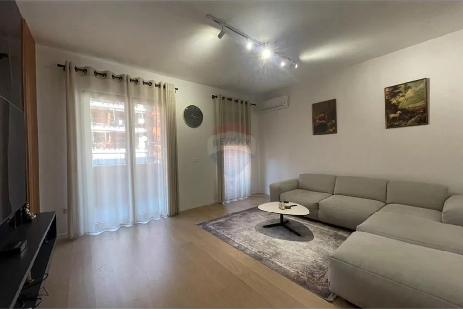 Tirane, shitet apartament 2+1+Ballkon Kati 5, 133 m² 390.000 € (KOMPLEKSI DELIJORGJI)