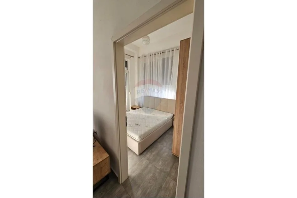 Tirane, jepet me qera apartament 3+1+Ballkon Kati 4, 105 m² 1.200 € (Liqeni i Thate)