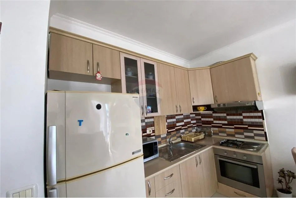 Tirane, jepet me qera apartament 1+1 Kati 6, 55 m² 290 € (AUTOSTRADE - MEZEZ)