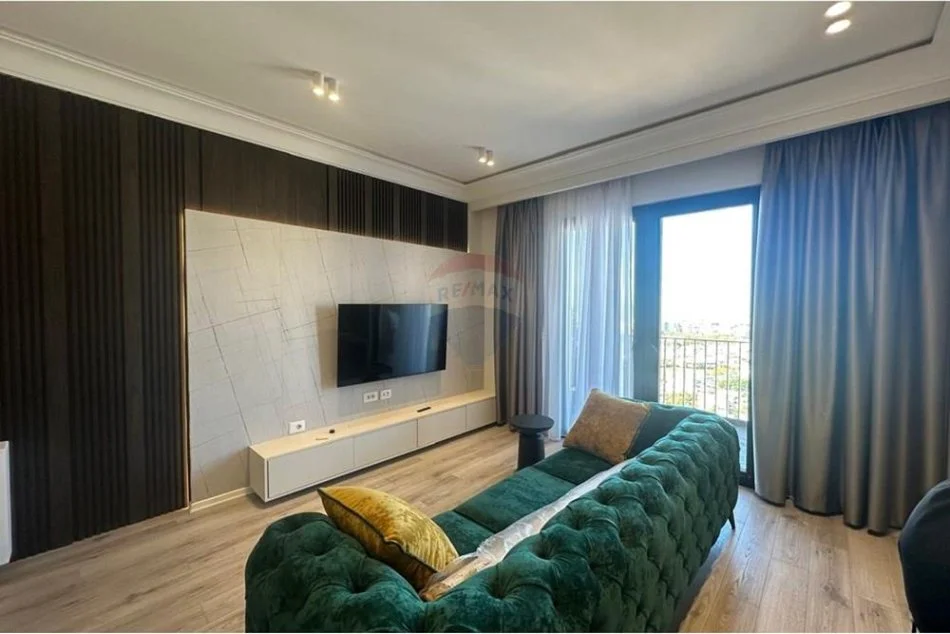 Tirane, jepet me qera apartament 2+1+Ballkon Kati 18, 120 m² 1.500 € (RRUGA E KAVAJES)