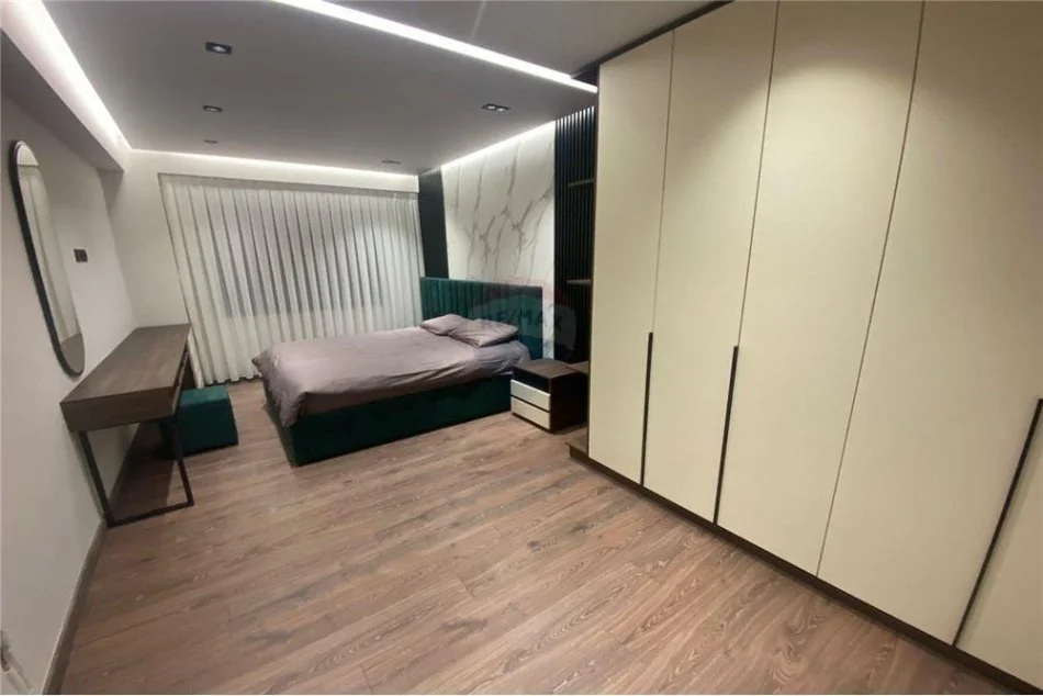 Tirane, jepet me qera apartament 3+1 , 1.000 € (Rezidenca Kodra e Diellit)