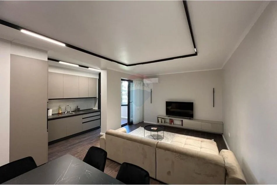 Tirane, jepet me qera apartament 1+1+Aneks+Ballkon Kati 9, 75 m² 900 € (Rruga Faik Konica)