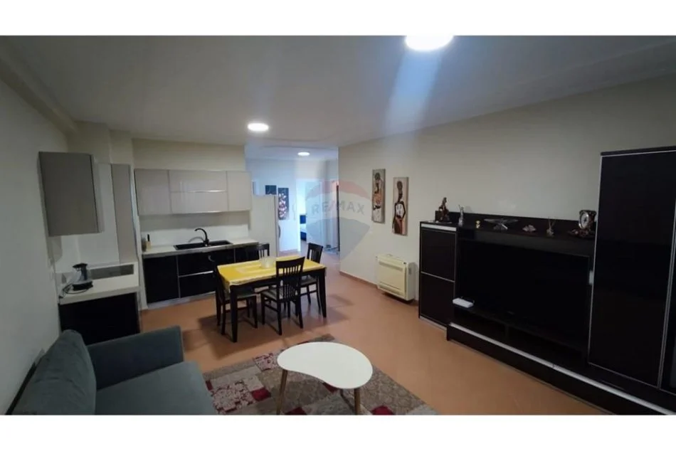 Tirane, shitet apartament 2+1+Ballkon Kati 8, 99 m² 135.000 € (Migjeni)