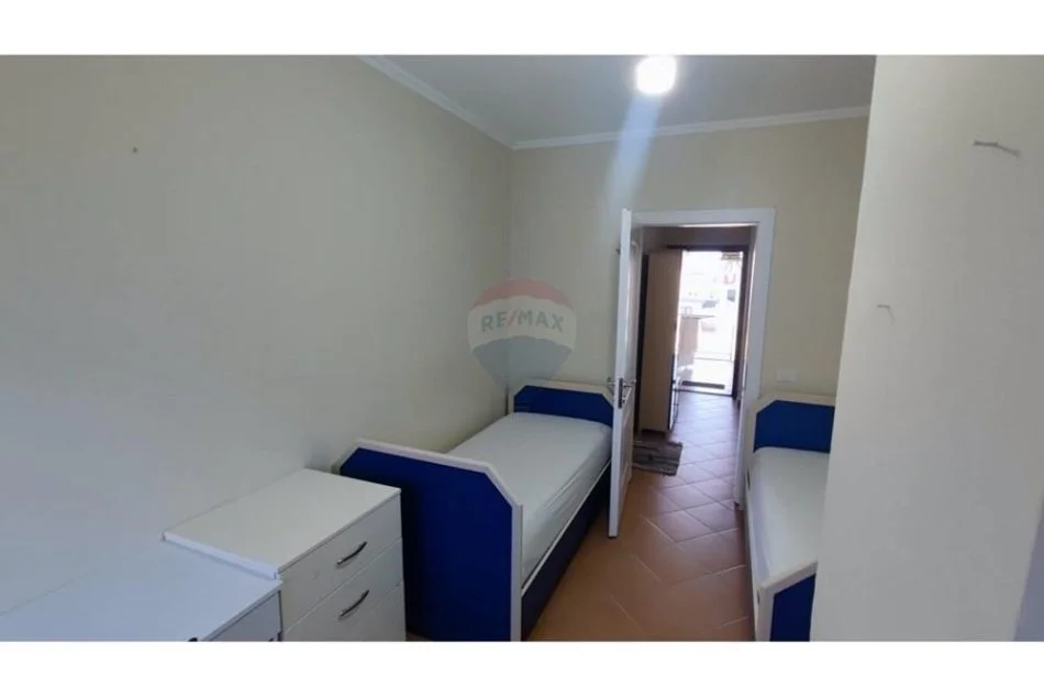 Tirane, shitet apartament 2+1+Ballkon Kati 8, 99 m² 135.000 € (Migjeni)