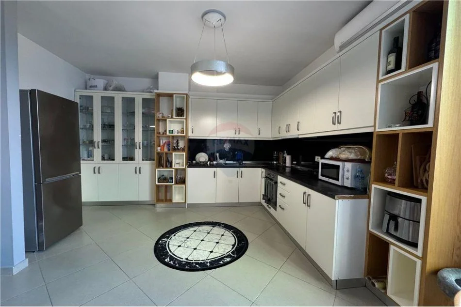 Apartament 2+1 ne Shitje tek Kopshti Botanik