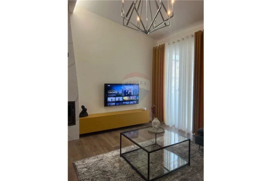 Tirane, jepet me qera apartament 1+1+Ballkon Kati 4, 65 m² 600 € (PRANE ELEONORES)
