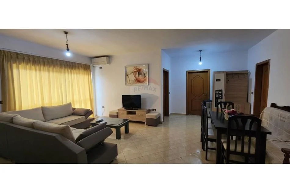 Tirane, jepet me qera apartament 2+1+Aneks+Ballkon Kati 4, 100 m² 500 € (Rruga Don Bosko)