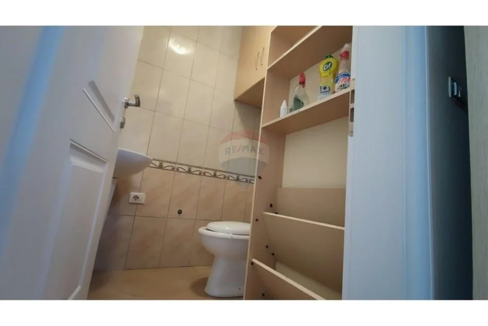 Tirane, shitet apartament 2+1+Ballkon Kati 8, 99 m² 135.000 € (Migjeni)