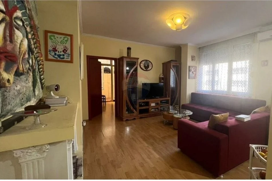 Tirane, shitet apartament 1+1 Kati 4, 68 m² 155.000 € (Rruga Elbasanit)