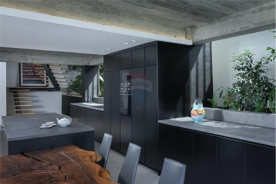 Tirane, jepet me qera Vile 4+1+Ballkon Kati 1, 3.020 m² 4.000 € (Ruga Asllan Kerciku - TEG, Tiranë)