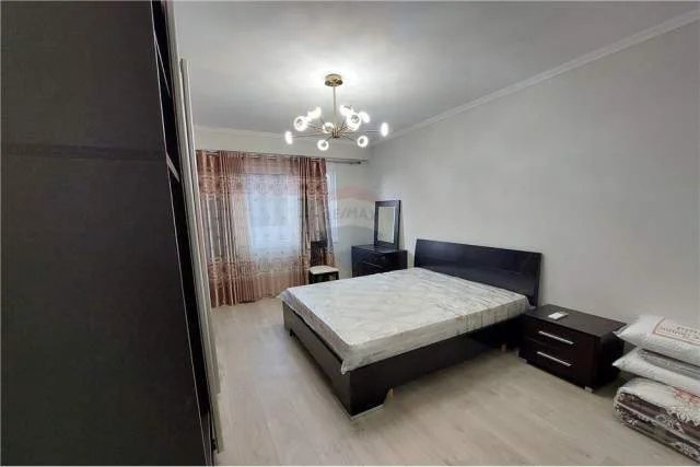 Tirane, jepet me qera apartament 2+1 Kati 1, 112 m² 600 Euro