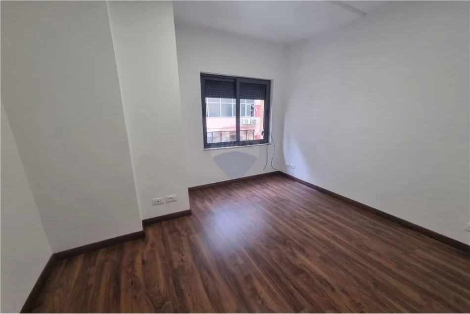 Apartament - Në Shitje - Rruga e Kavajës, Shqipëri