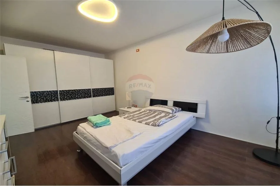 Tirane, jepet me qera apartament 2+1 Kati 5, 75 m² 600 € (Myslym Shyri)