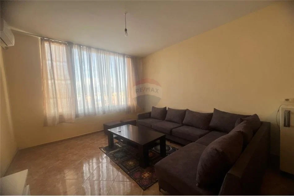 Tirane, jepet me qera 1+1 Kati 1, 60 m² 250 € (Yzberisht)