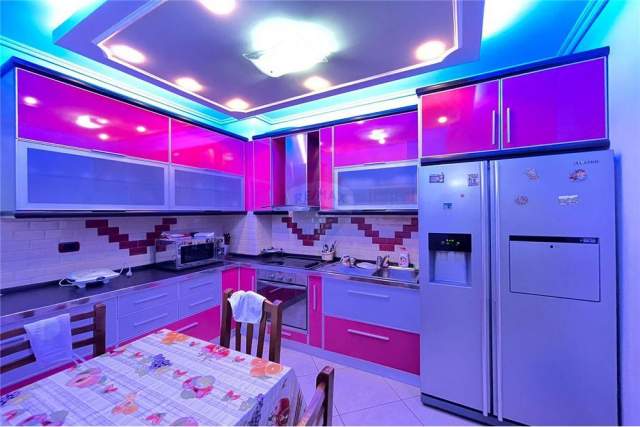 Tirane, jepet me qera apartament 2+1+BLK Kati 3, 118 m² 500 Euro (Eleonora)