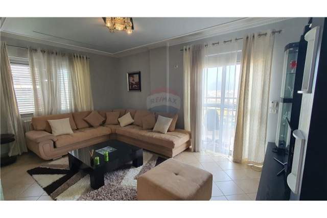 Tirane, jepet me qera apartament 2+1 Kati 7, 98 m² 500 Euro (Kodra e Diellit)