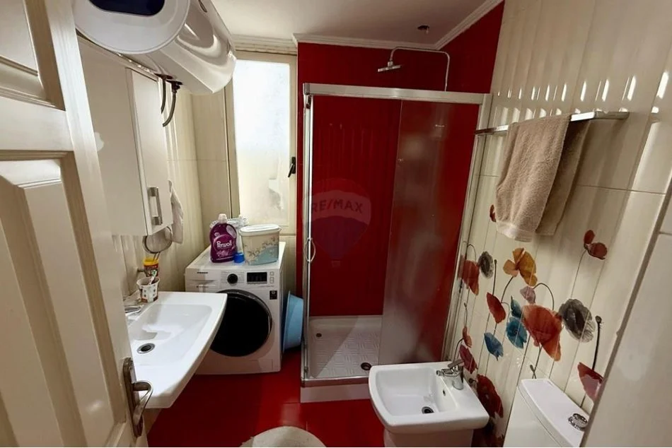 Tirane, jepet me qera apartament 2+1+Ballkon Kati 3, 95 m² 550 € (Rruga Irfan Tomini)