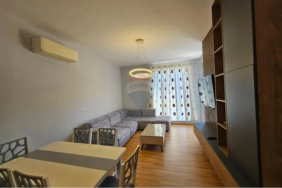 Tirane, jepet me qera apartament 2+1 , 90 m² 800 € (21 DHJETORI)