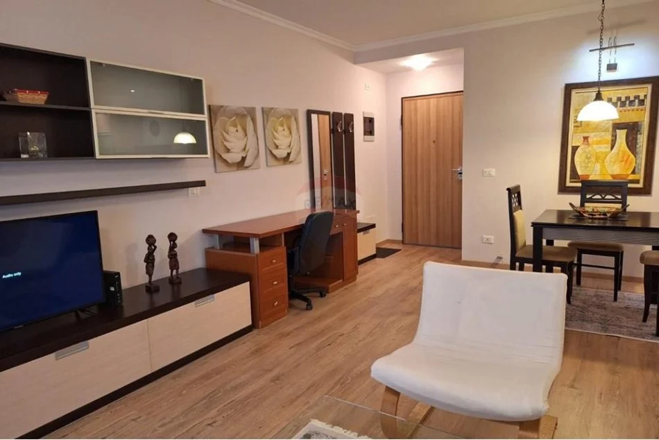 Tirane, jepet me qera apartament 2+1+Aneks+Ballkon , 100 m² 850 € (Sami Frashëri)