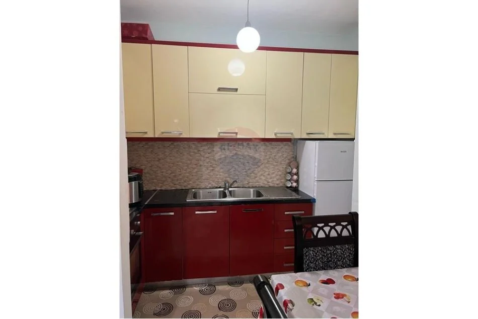 Tirane, jepet me qera apartament 1+1 , 91 m² 500 € 