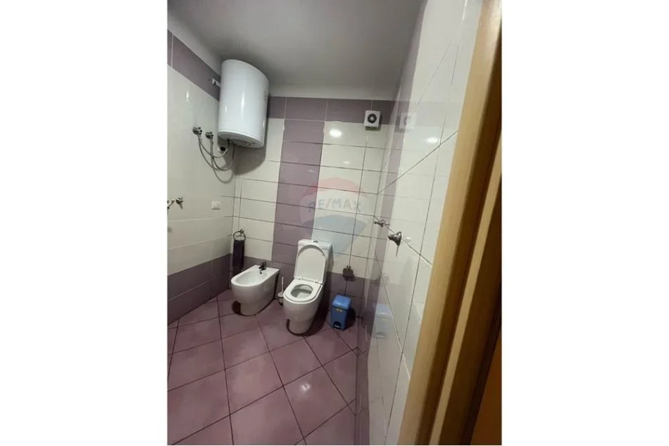 Tirane, jepet me qera apartament 1+1 , 91 m² 500 € 