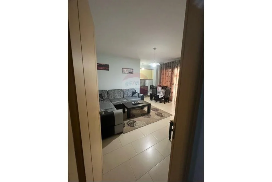 Tirane, jepet me qera apartament 1+1 , 91 m² 500 € 