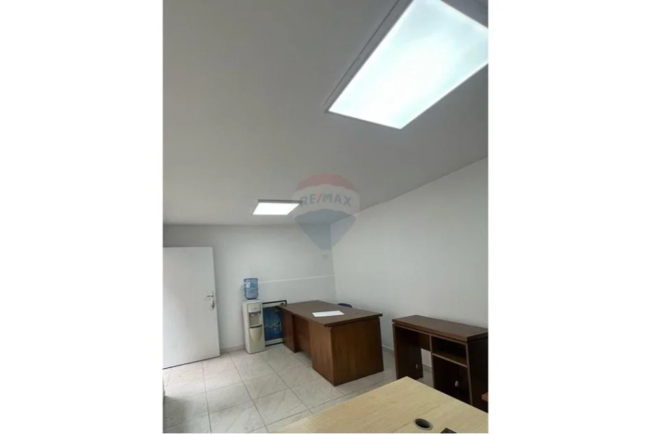 Tirane, jepet me qera , 25 m² 350 € (Mine Peza)