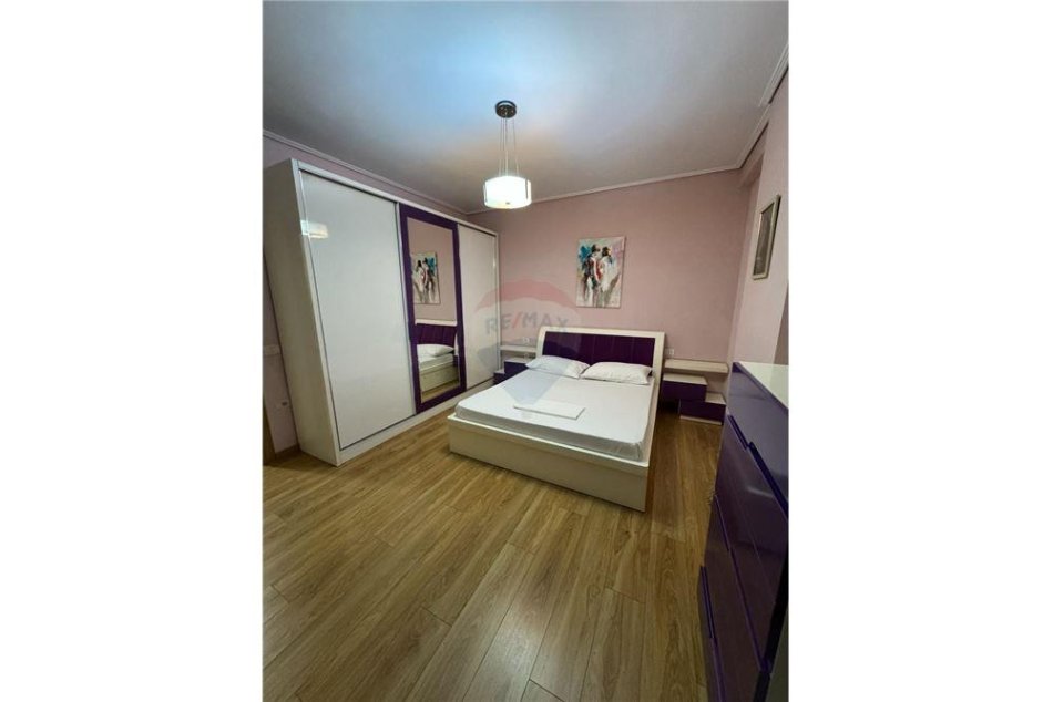 Tirane, jepet me qera apartament 2+1, Kati 7, 75 m² 450 € (astir)