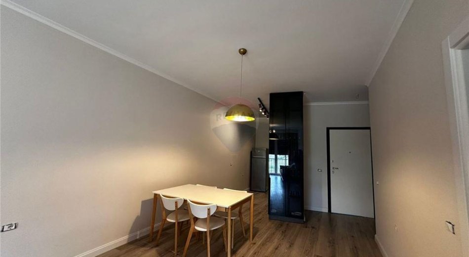 Tirane, jepet me qera apartament 1+1 , 73 m² 650 € (TEG - Rose Garden)