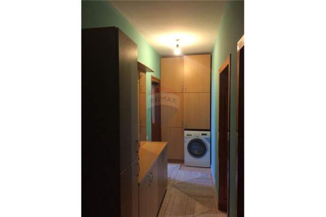 Tirane, jepet me qera apartament 2+1 Kati 5, 84 m² 35.000 Leke (Rruga 3 Deshmoret)