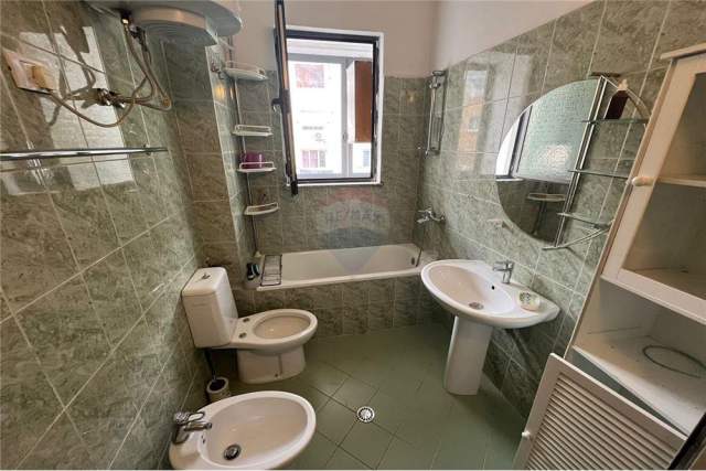 Tirane, jepet me qera apartament 2+1+BLK Kati 3, 93 m² 35.000 Leke (Ferit Xhajko)
