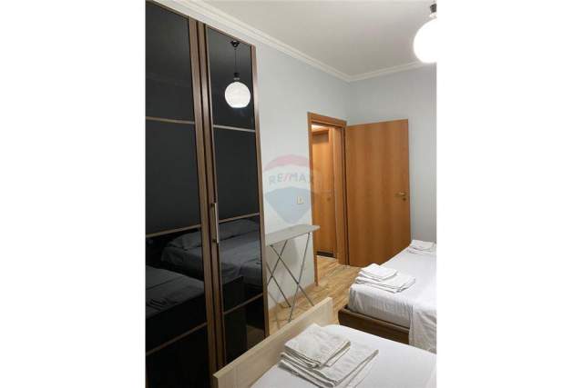 Tirane, jepet me qera apartament 2+1+BLK Kati 5, 90 m² 600 Euro (9 Kateshet)